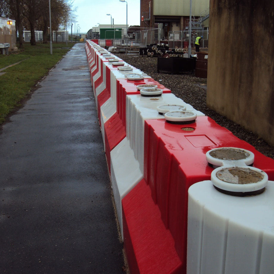 Floodstop Barrier | 0.9m High | Self-filling Unit - FL-FS090SW ASSY || 994mm W x 750mm L x 900mm H