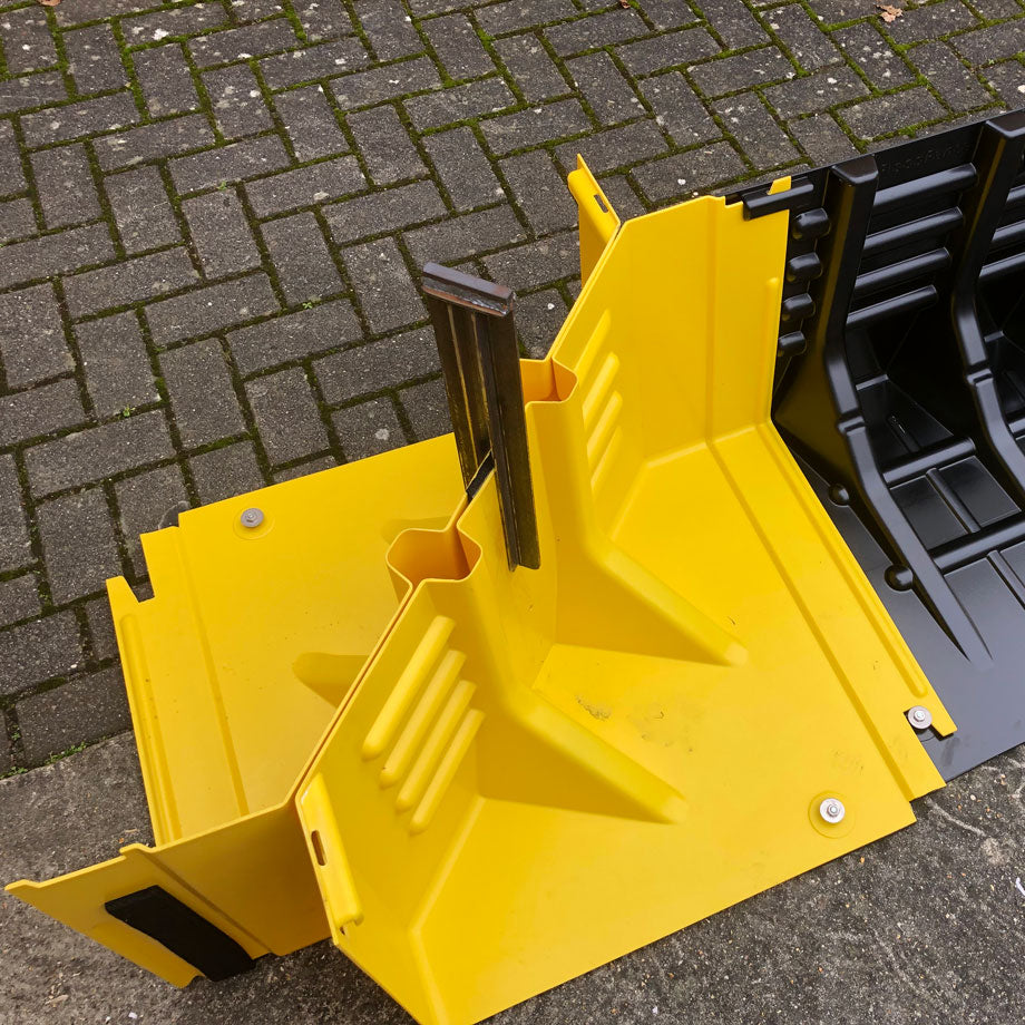 FloodFence™ | Lightweight | Corner Pin - FL-QFLCP